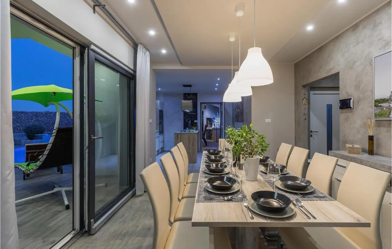 Holiday home Pet Friendly Home In Barban With Kitchen